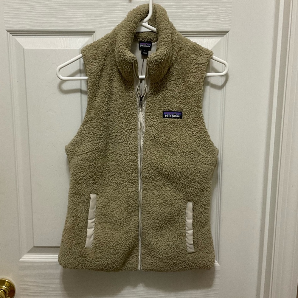 Patagonia Women’s Los Gatos Fleece Vest – Size Small – Khaki